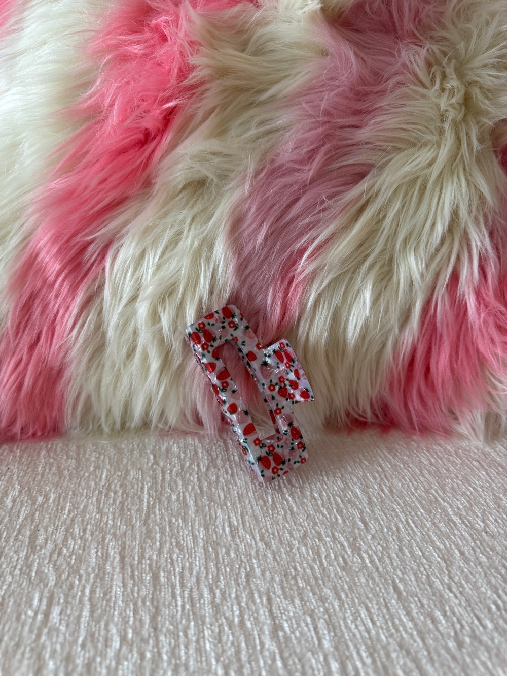 HANDMADE STRAWBERRY AND FLOWERS CLAW CLIP